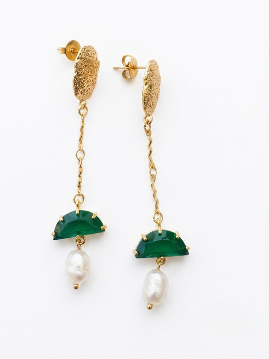 Pendientes artesanales con lágrima verde