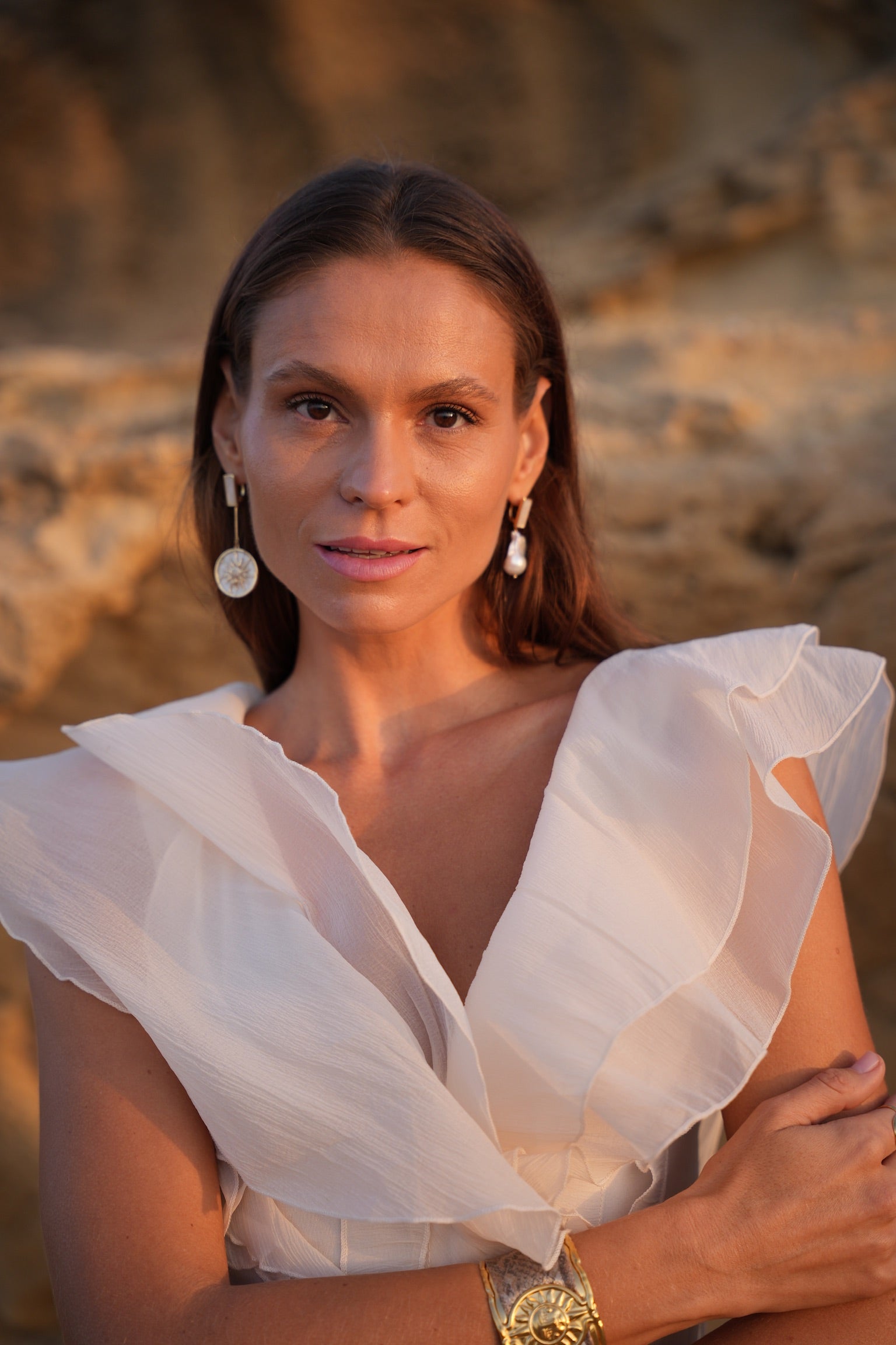 Luz Dorada Un destello de sol convertido en joya. Luz Dorada A golden ray turned into jewelry.