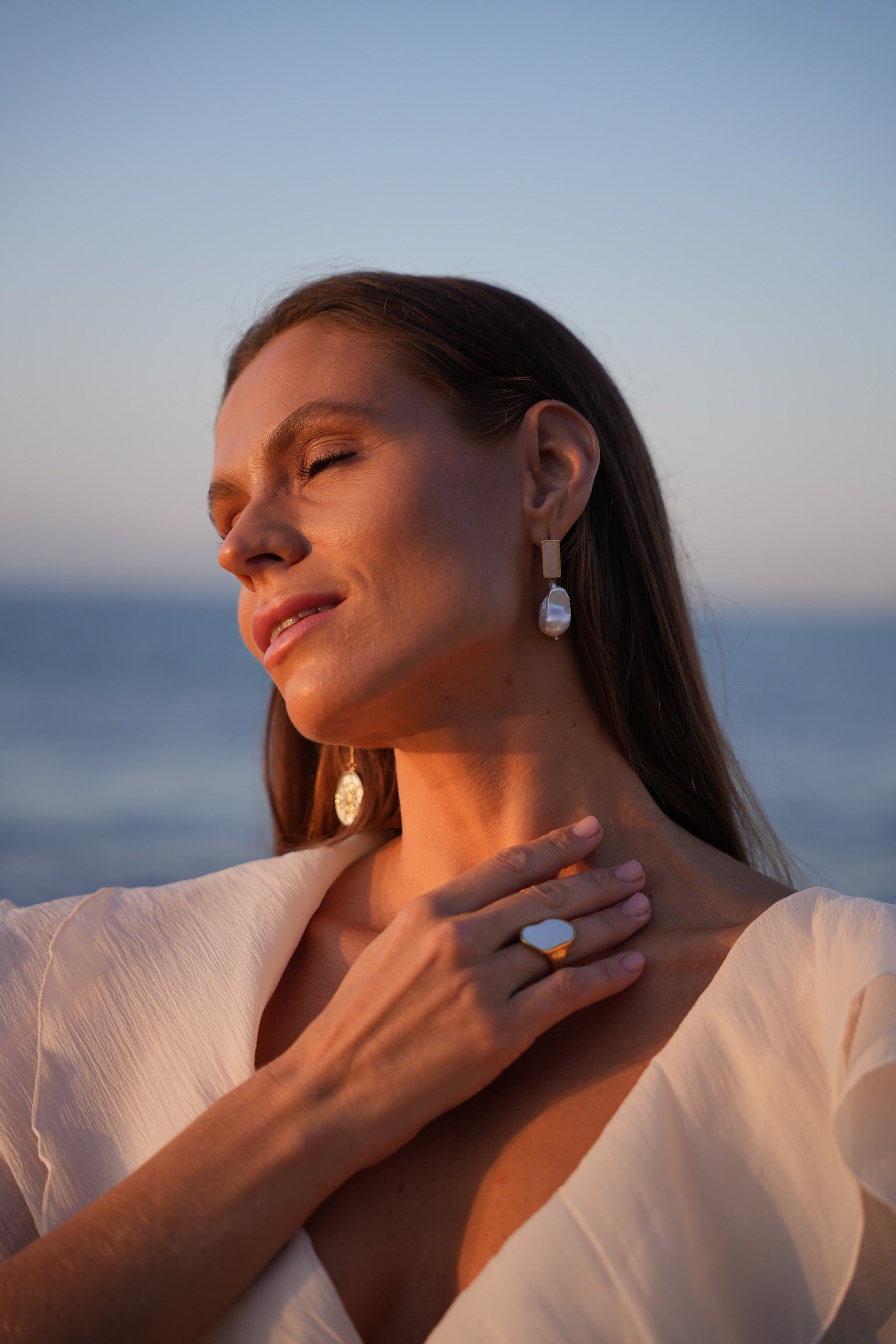 Luz Dorada Un destello de sol convertido en joya. Luz Dorada A golden ray turned into jewelry.