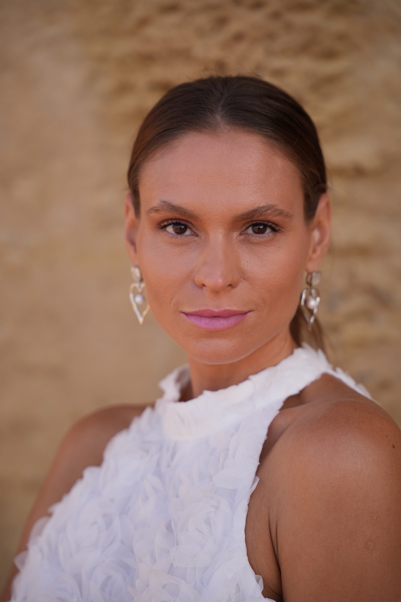 LUZ DEL CORAZÓN La luz más pura nace dentro. LUZ DEL CORAZÓN The truest light shines from within.