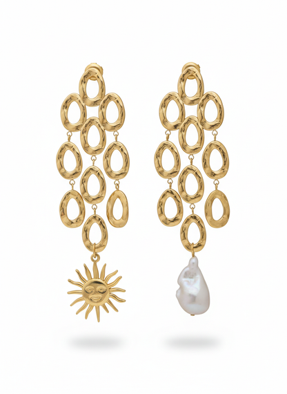 Sol &Perla, Fuerza y delicadeza en un solo gesto. Sol &Perla  Power and grace in perfect balance.
