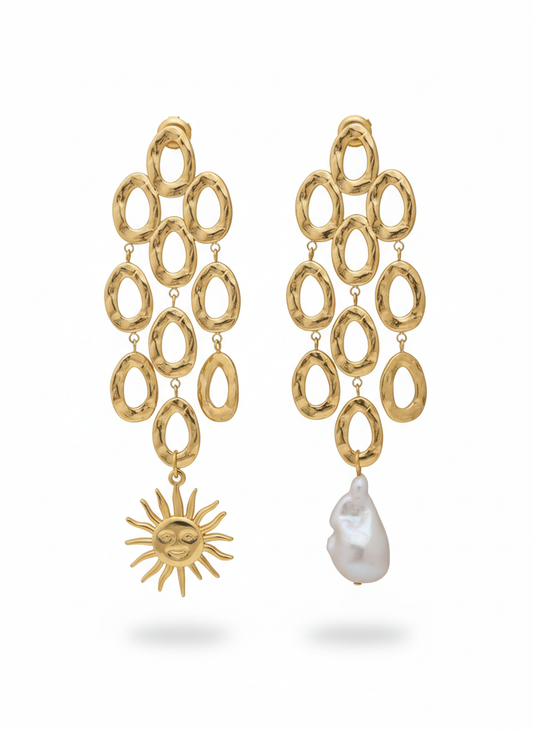 Sol &Perla, Fuerza y delicadeza en un solo gesto. Sol &Perla  Power and grace in perfect balance.
