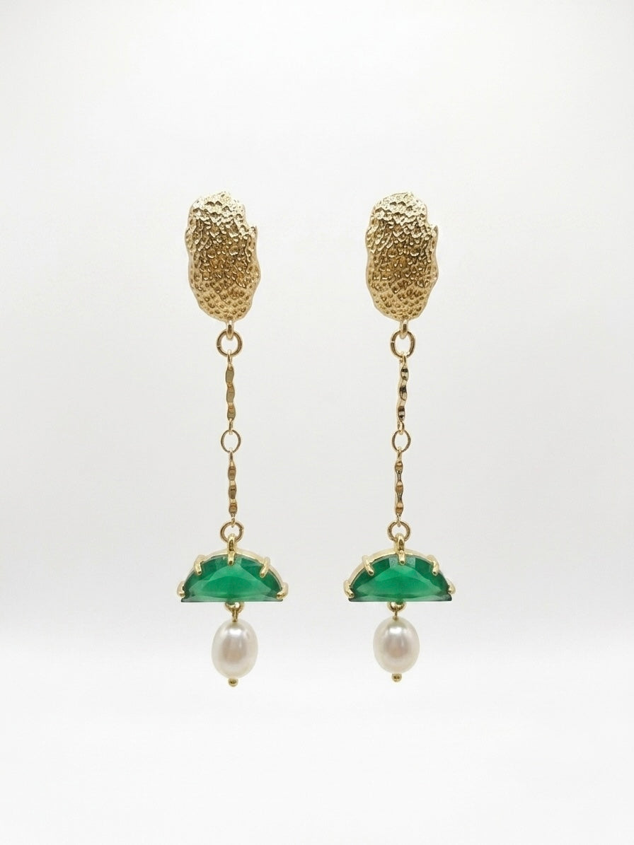 Pendientes artesanales con lágrima verde