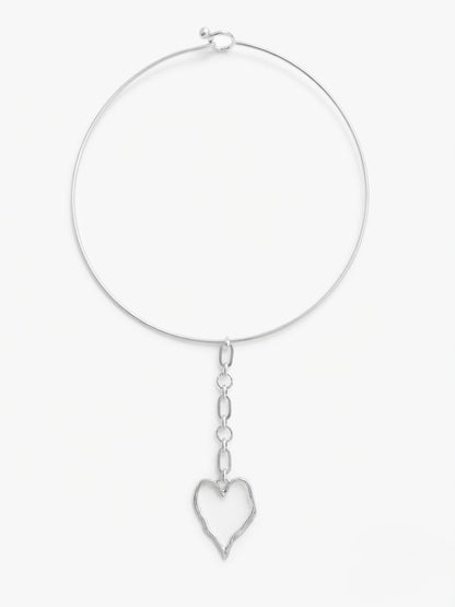 choker de plata con colgante de corazón hecho a mano