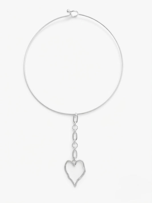 choker de plata con colgante de corazón hecho a mano