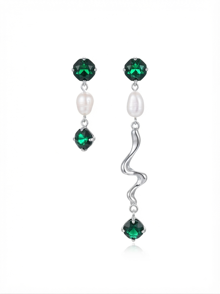 pendientes asimétricos de piedra verde y plata hechos a mano
