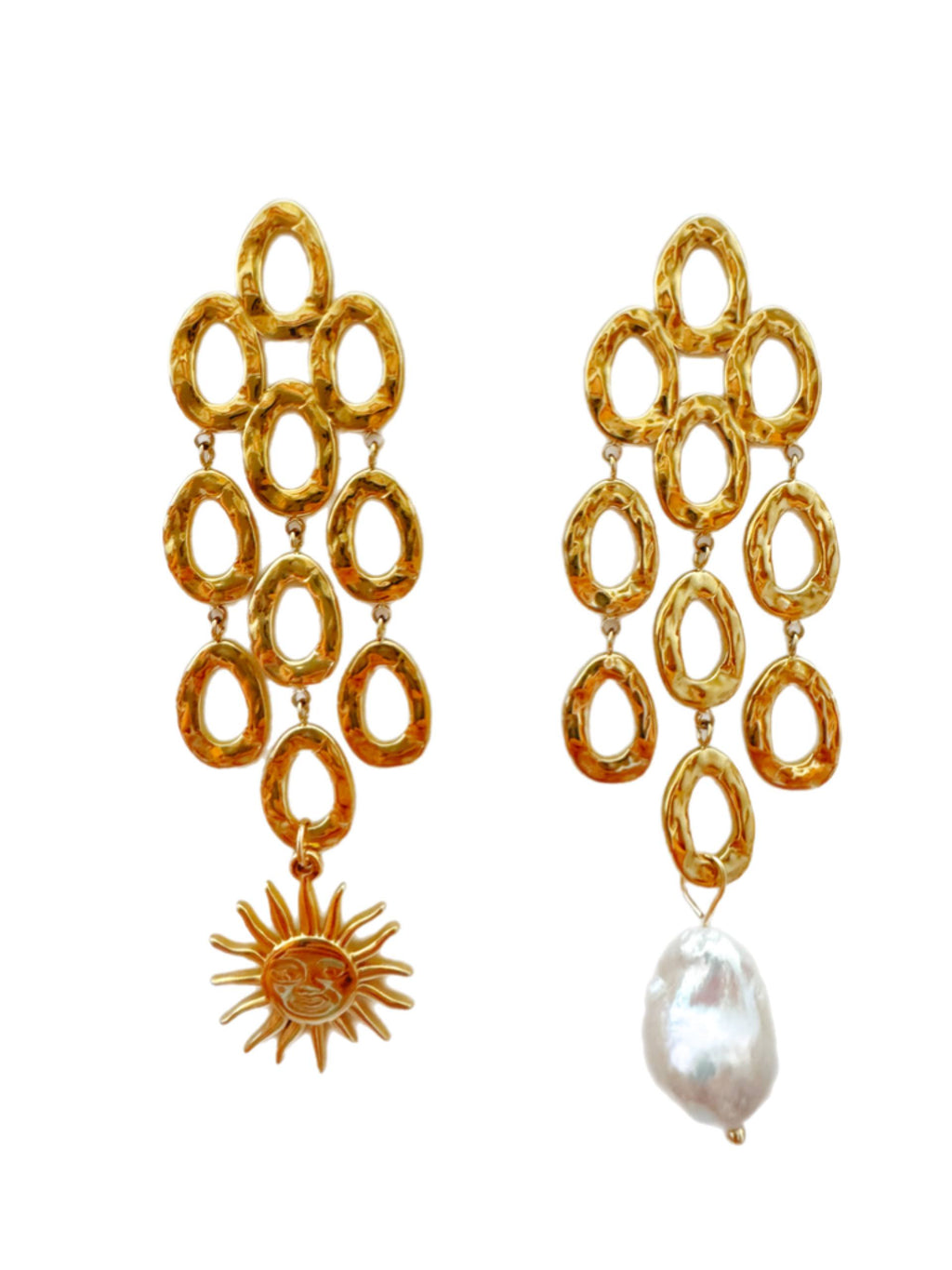 Sol &Perla, Fuerza y delicadeza en un solo gesto. Sol &Perla  Power and grace in perfect balance.