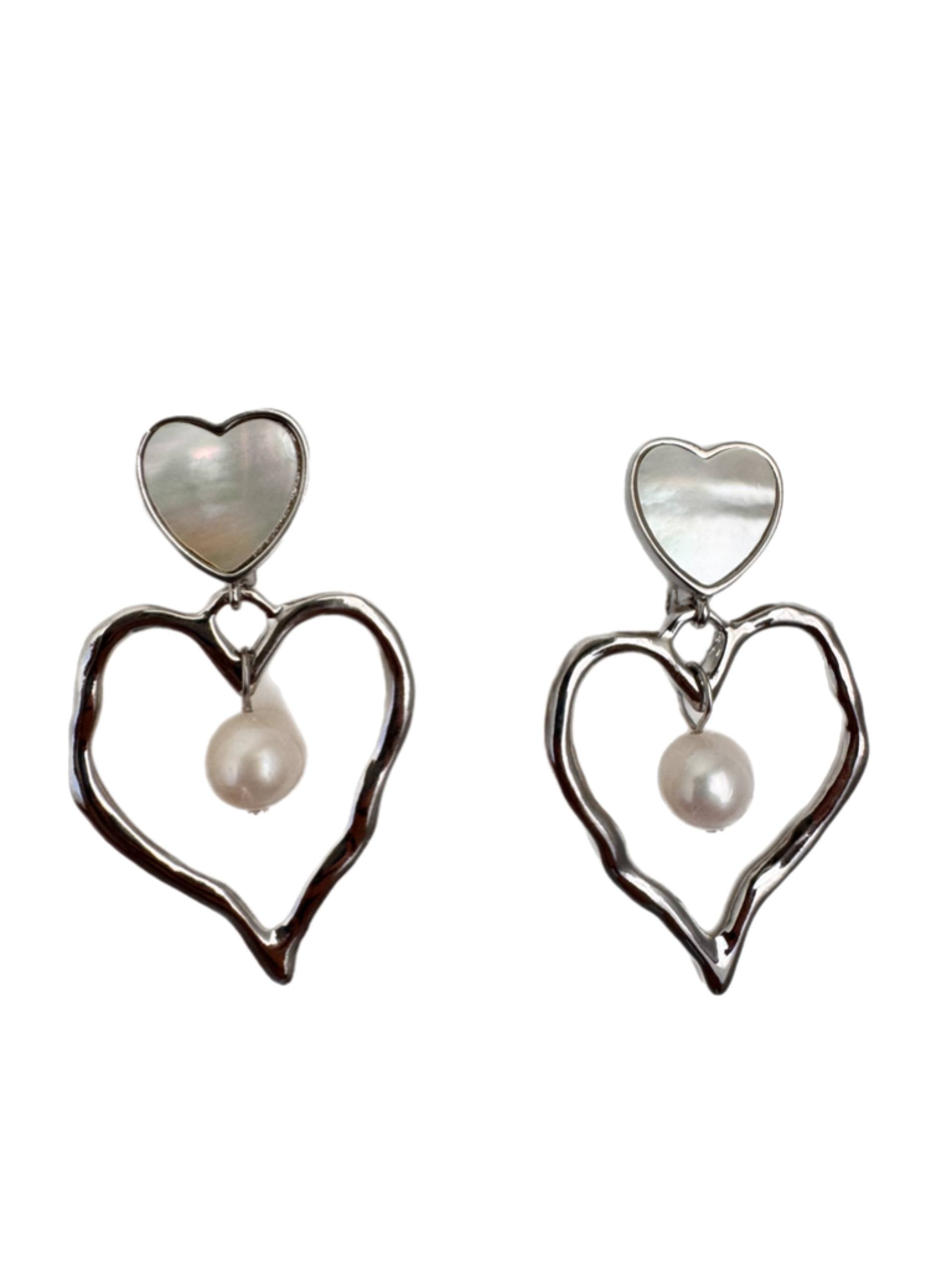 LUZ DEL CORAZÓN La luz más pura nace dentro. LUZ DEL CORAZÓN The truest light shines from within.