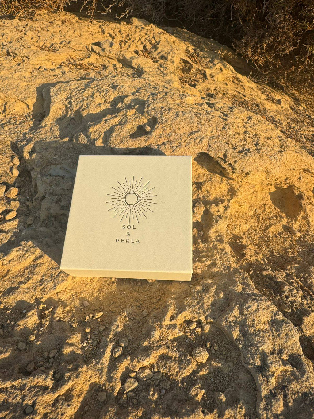 Luz Dorada Un destello de sol convertido en joya. Luz Dorada A golden ray turned into jewelry.